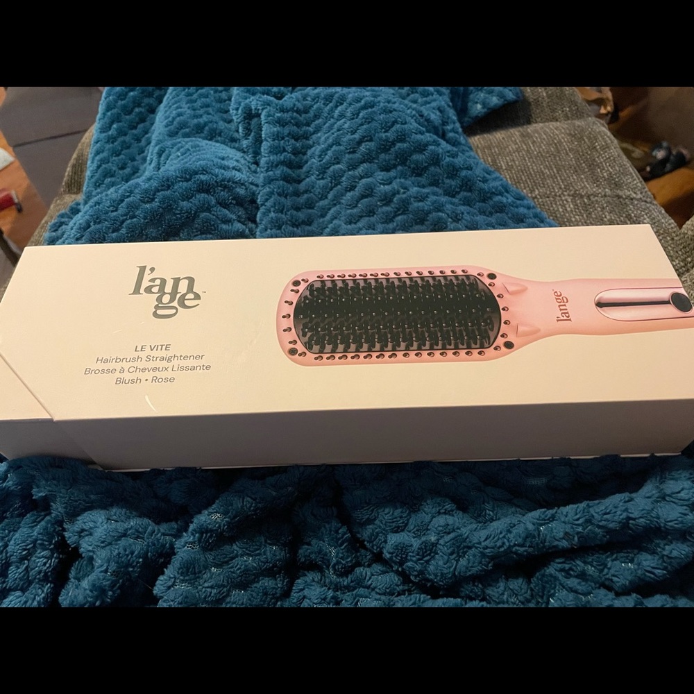 Lange hairbrush straightener
